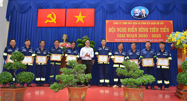 Tuyên dương Điển hình tiên tiến đợt 4